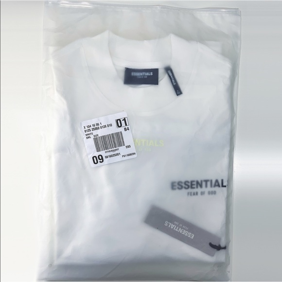 *SOLD* Fear Of God Essentials Photo L/S White - Picture 2 of 4